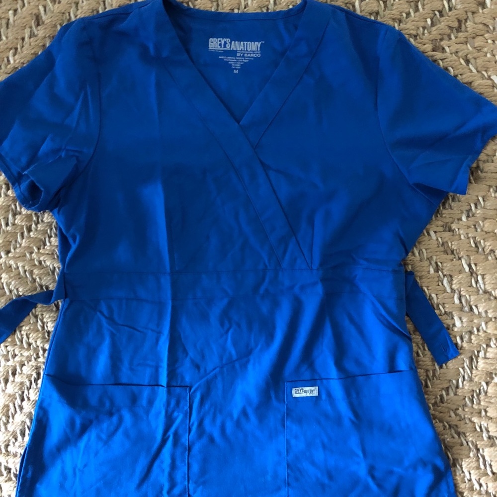 Grey’s anatomy scrubs!